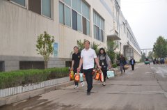 國慶中秋  員工“有?！? /></div>
			<div   id=