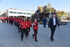 濱州實驗學校開展主題活動 走進華紡感受創造